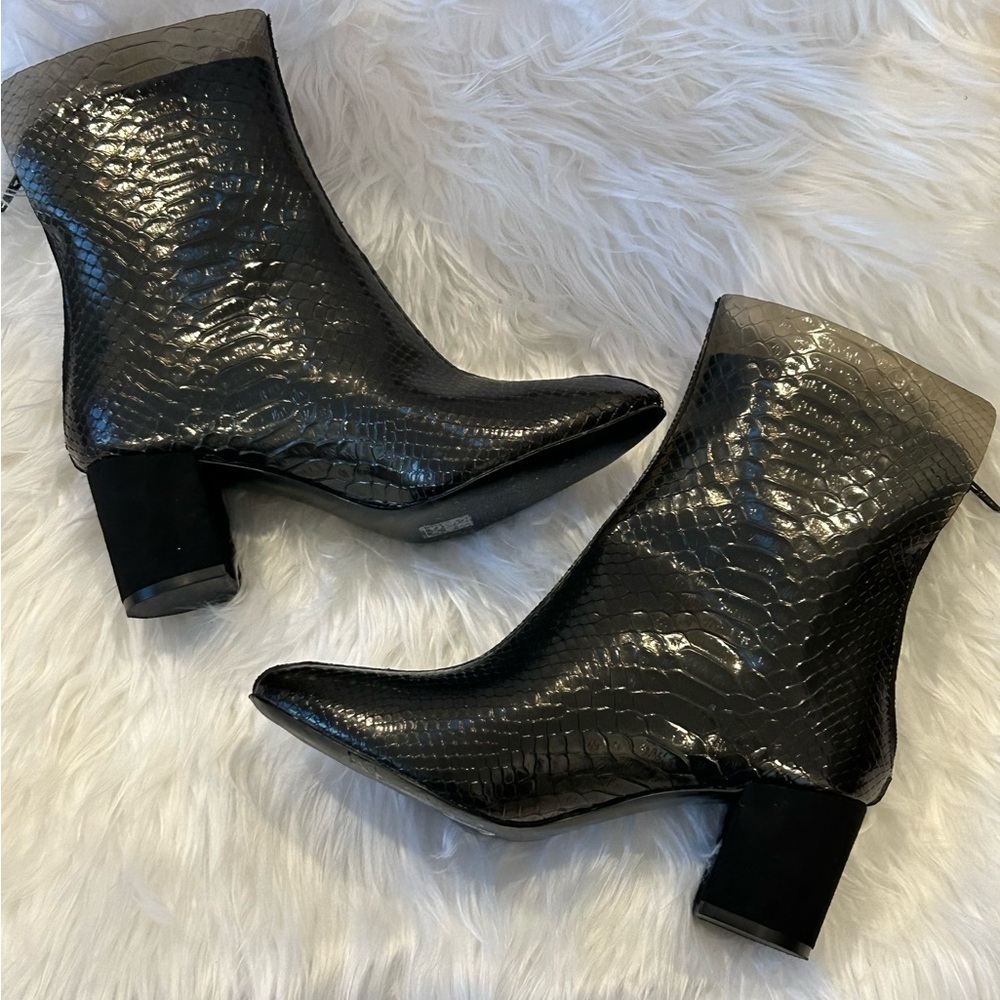 Charles & Keith Black Snakeskin Embossed Ankle Boots Block Heel Size 8 - Picture 7 of 11